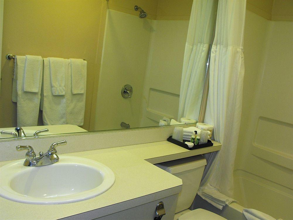 Glenwood Inn & Suites Trail Esterno foto