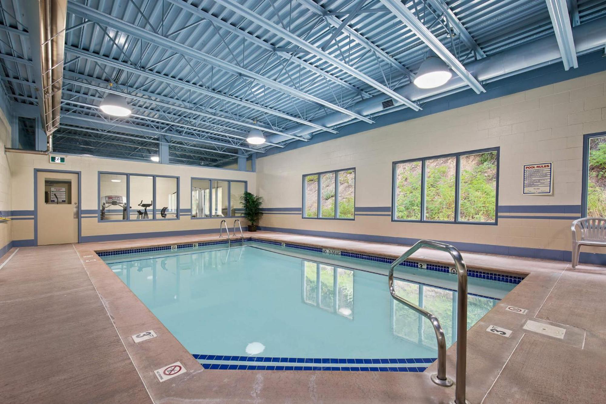 Glenwood Inn & Suites Trail Esterno foto
