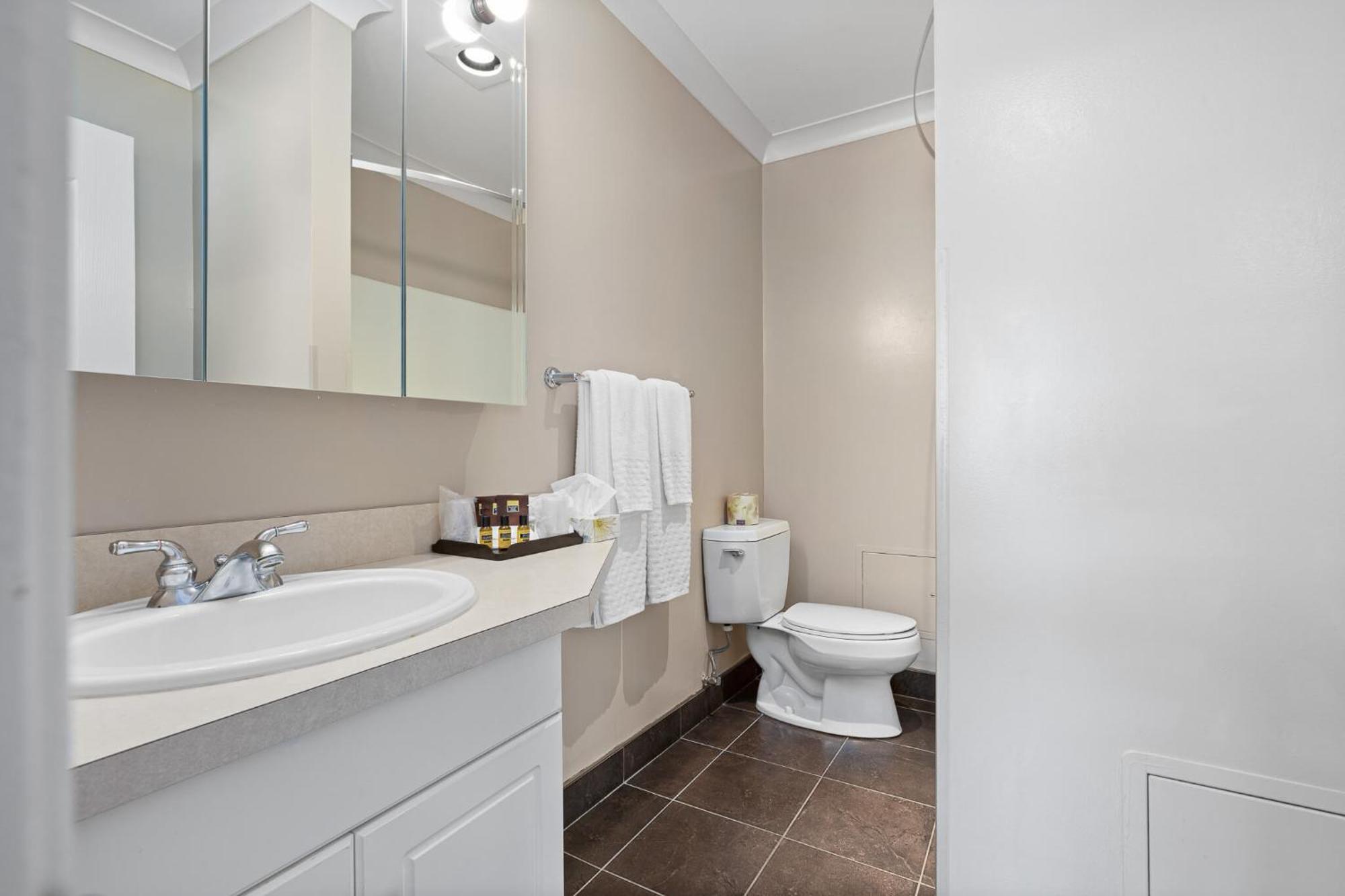 Glenwood Inn & Suites Trail Esterno foto
