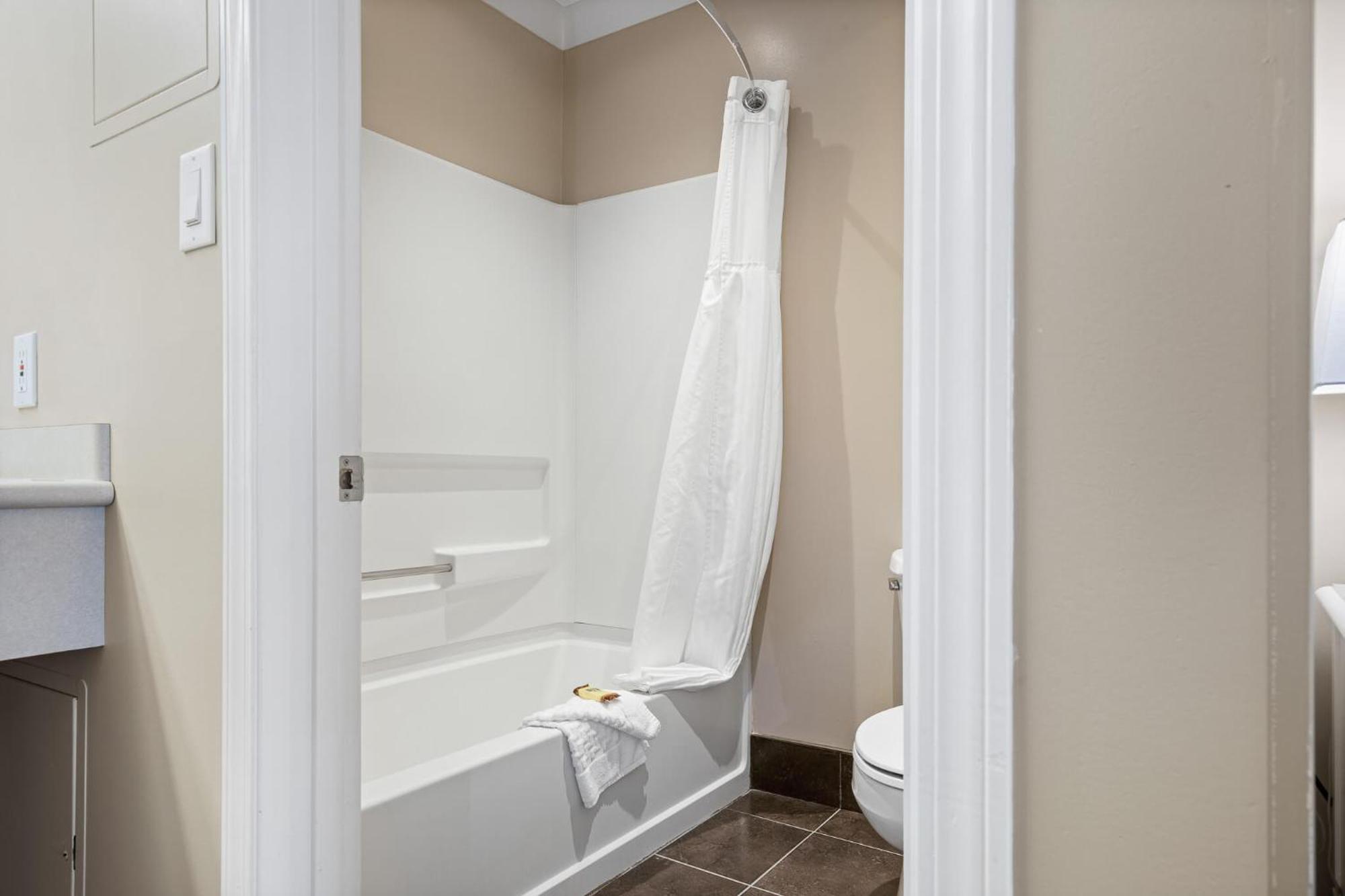 Glenwood Inn & Suites Trail Esterno foto