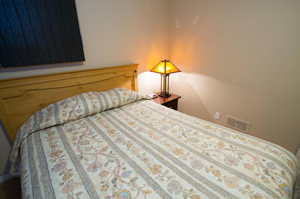 Glenwood Inn & Suites Trail Esterno foto