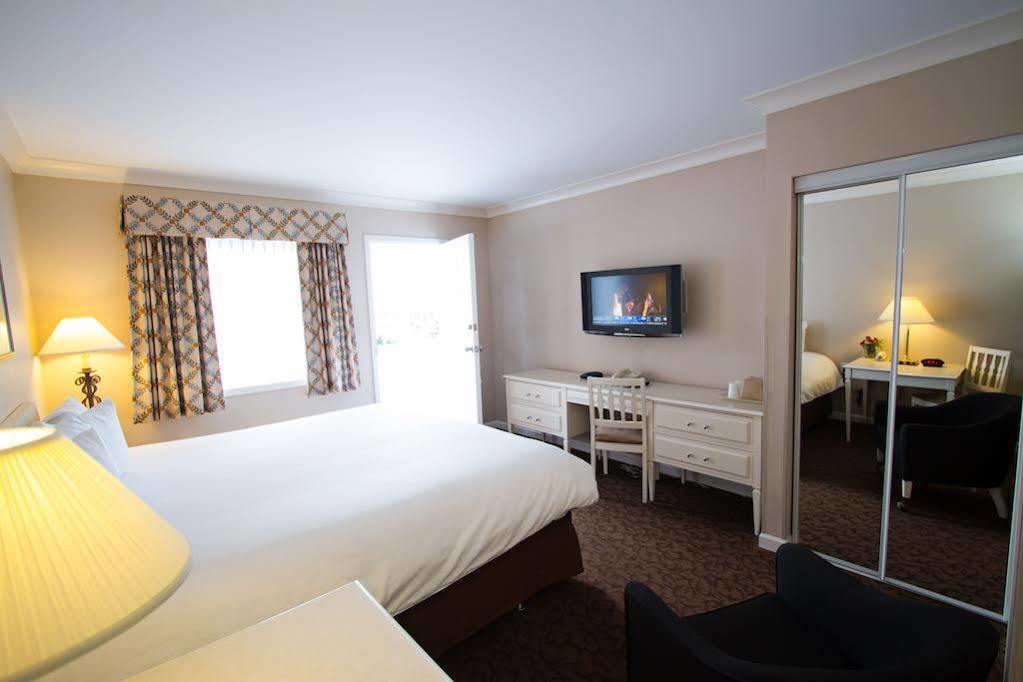 Glenwood Inn & Suites Trail Esterno foto