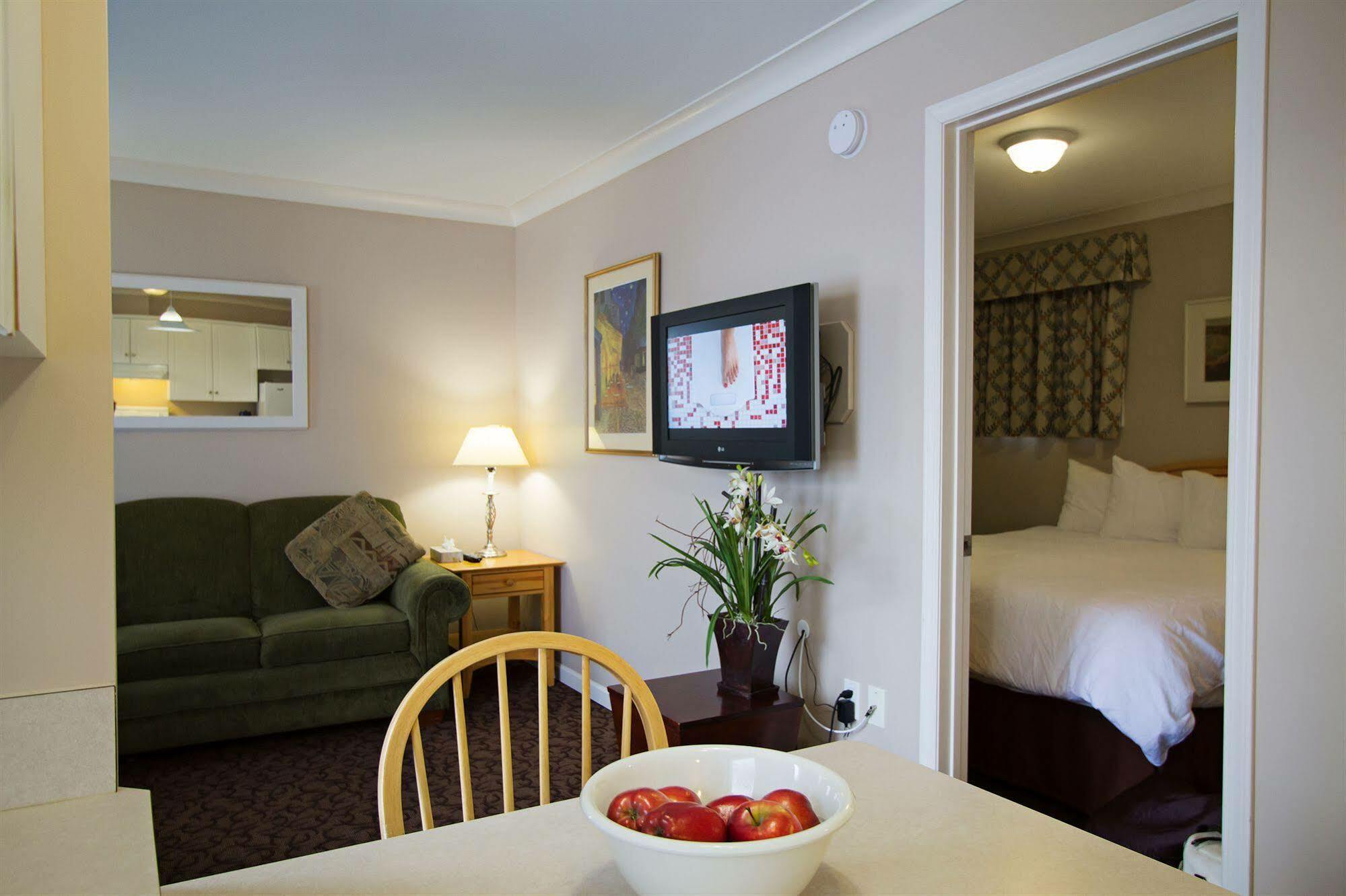 Glenwood Inn & Suites Trail Esterno foto